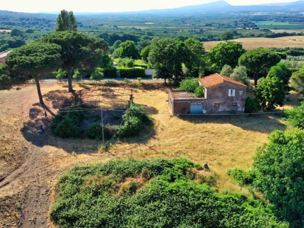 casa indipendente in vendita a Sutri