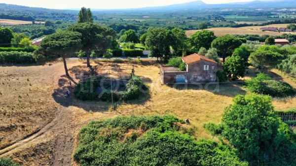 casa indipendente in vendita a Sutri