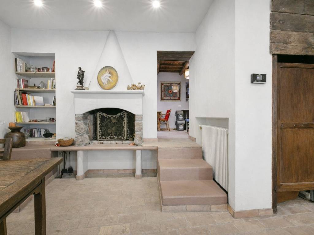 casa indipendente in vendita a Sutri