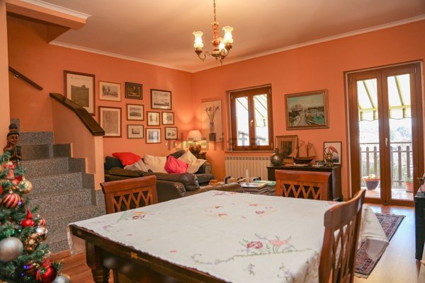 casa indipendente in vendita a Sutri