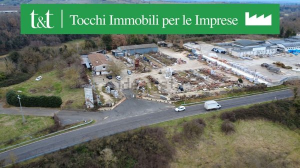 locale commerciale in vendita a Sutri