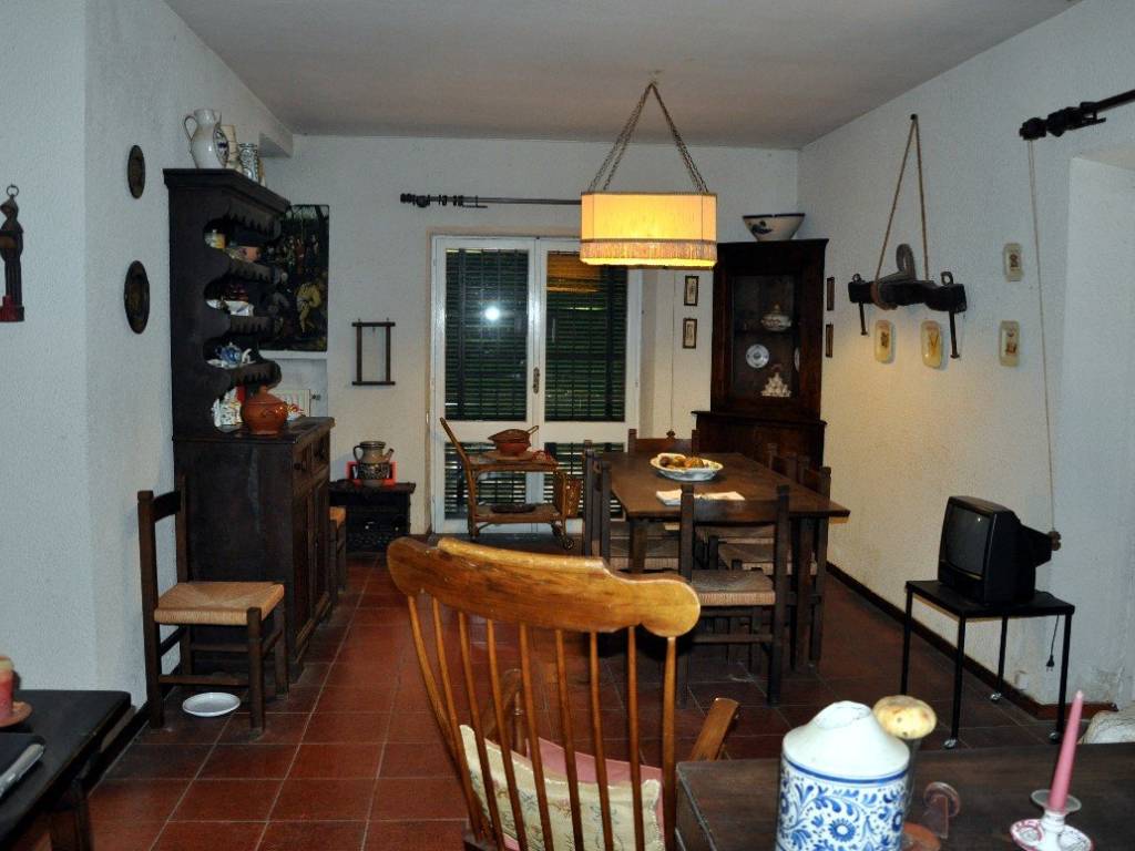 casa indipendente in vendita a Sutri