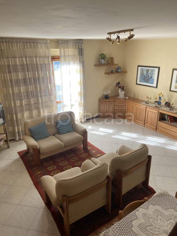 casa indipendente in vendita a Sutri