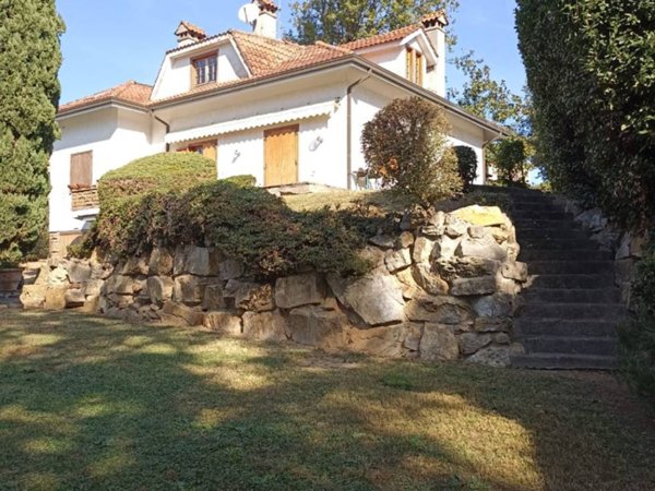 casa indipendente in vendita a Sutri