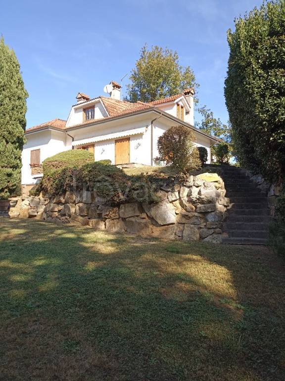 casa indipendente in vendita a Sutri