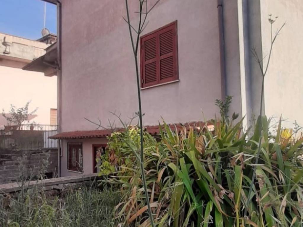 casa indipendente in vendita a Sutri