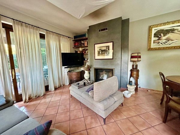 casa indipendente in vendita a Sutri