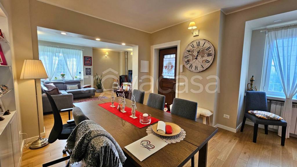 casa indipendente in vendita a Sutri