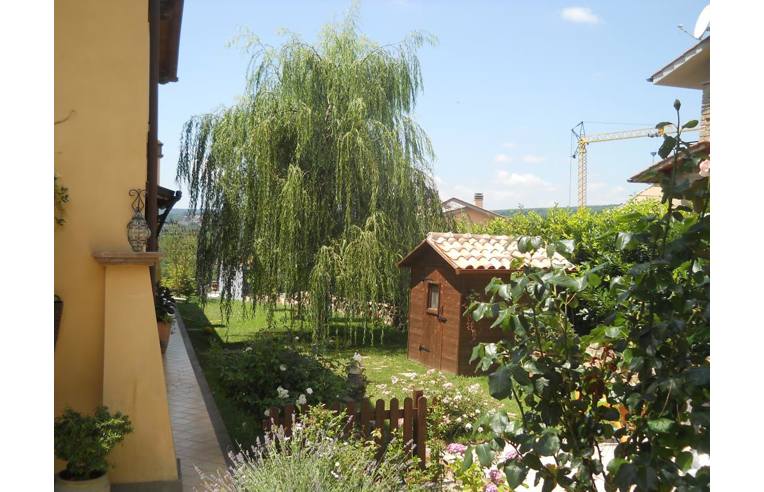 casa indipendente in vendita a Sutri