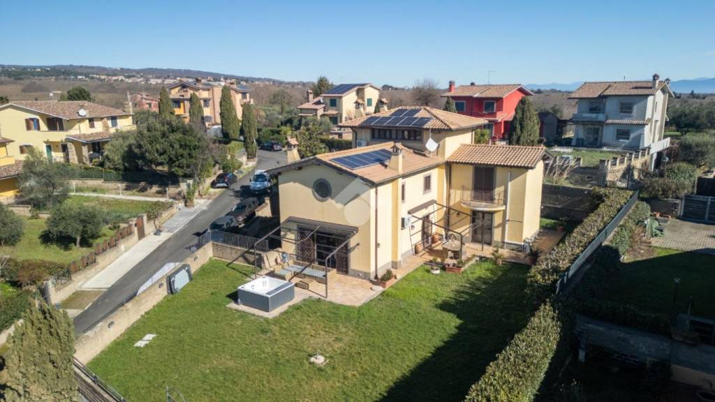 casa indipendente in vendita a Sutri