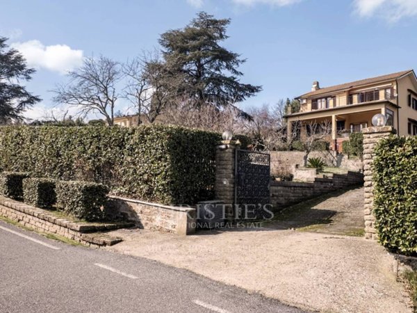 casa indipendente in vendita a Sutri