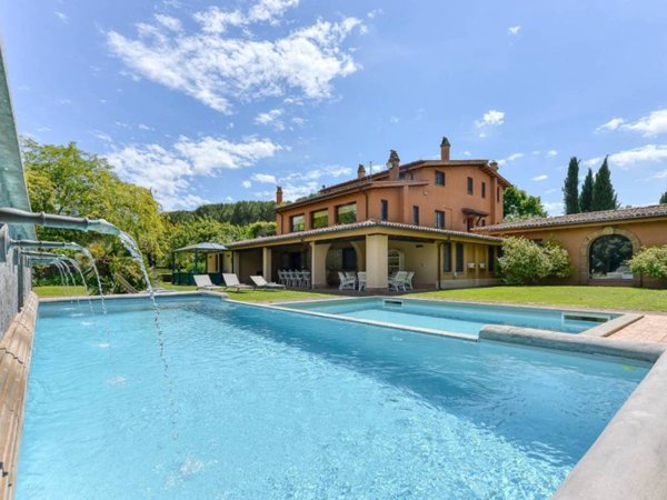 villa in vendita a Sutri