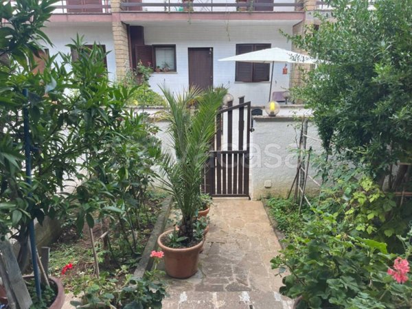 casa indipendente in vendita a Sutri