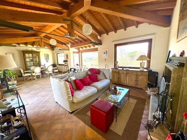 casa indipendente in vendita a Sutri