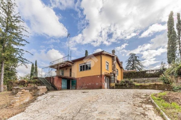 casa indipendente in vendita a Sutri