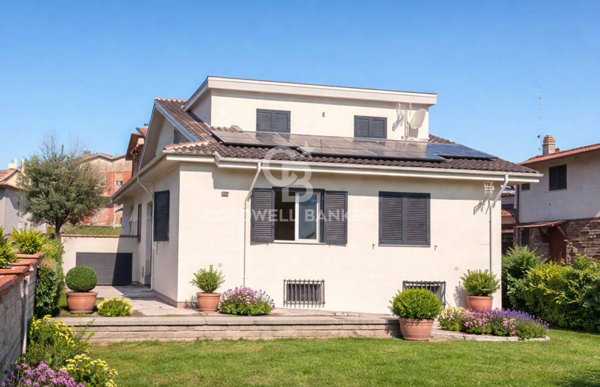 casa indipendente in vendita a Sutri