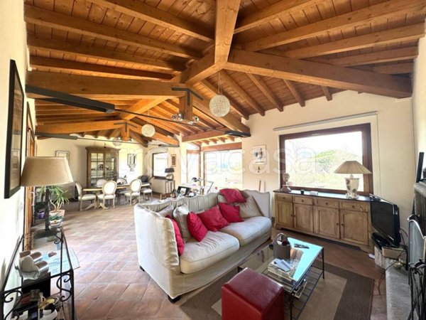 casa indipendente in vendita a Sutri