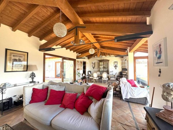 casa indipendente in vendita a Sutri