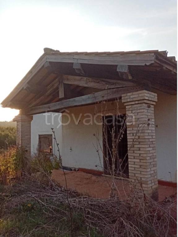 casa indipendente in vendita a Sutri