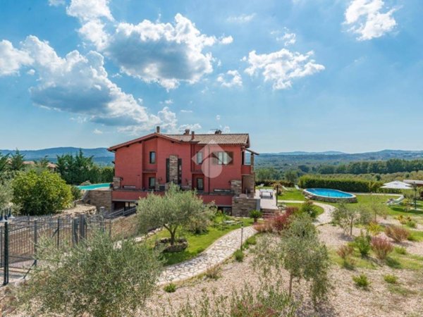 casa indipendente in vendita a Sutri