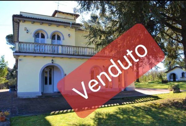 casa indipendente in vendita a Sutri