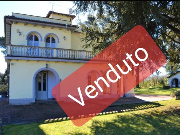 casa indipendente in vendita a Sutri