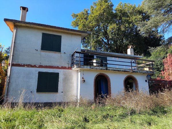 casa indipendente in vendita a Sutri