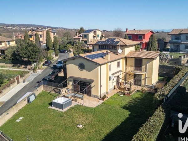 casa indipendente in vendita a Sutri