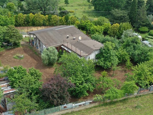 casa indipendente in vendita a Sutri