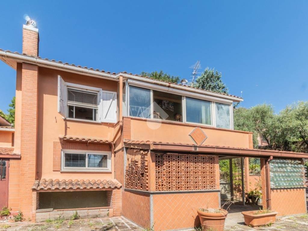 casa indipendente in vendita a Sutri