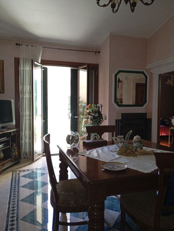 casa indipendente in vendita a Sutri