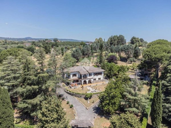 casa indipendente in vendita a Sutri