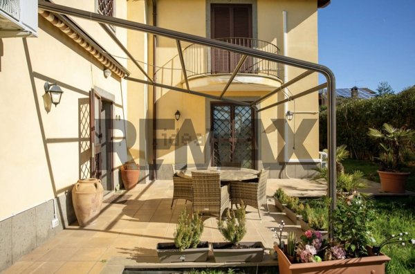 casa indipendente in vendita a Sutri