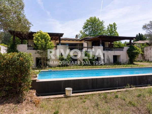 casa indipendente in vendita a Sutri
