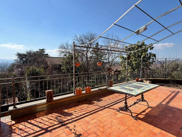 casa indipendente in vendita a Sutri