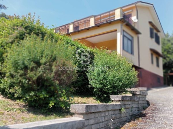 casa indipendente in vendita a Sutri