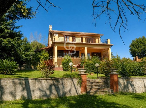 casa indipendente in vendita a Sutri