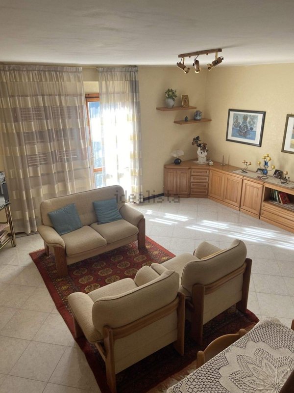 casa indipendente in vendita a Sutri