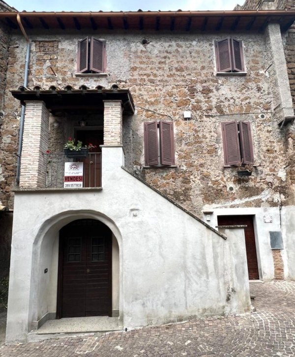 casa indipendente in vendita a Sutri