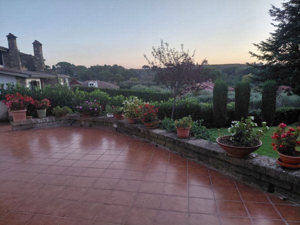 casa indipendente in vendita a Sutri