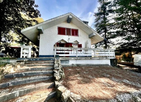 casa indipendente in vendita a Sutri