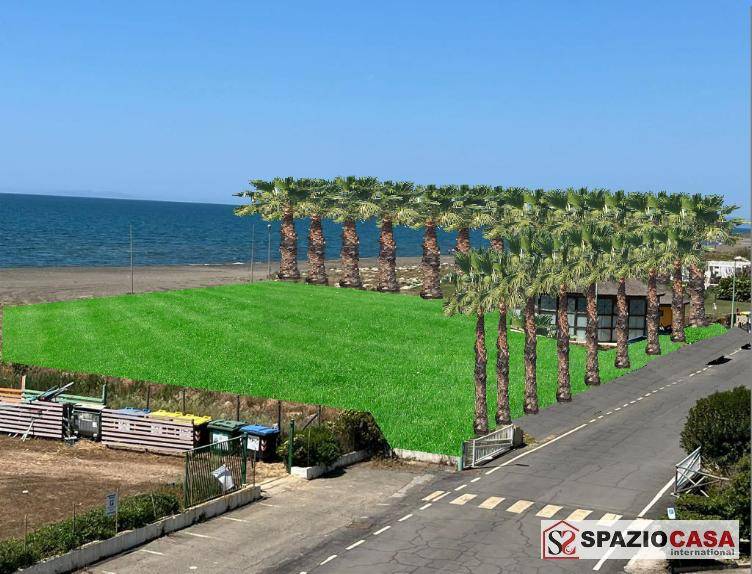 negozio in vendita a Tarquinia in zona Marina Velca