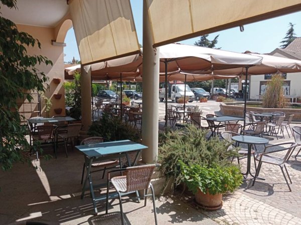 negozio in vendita a Tarquinia in zona Marina Velca