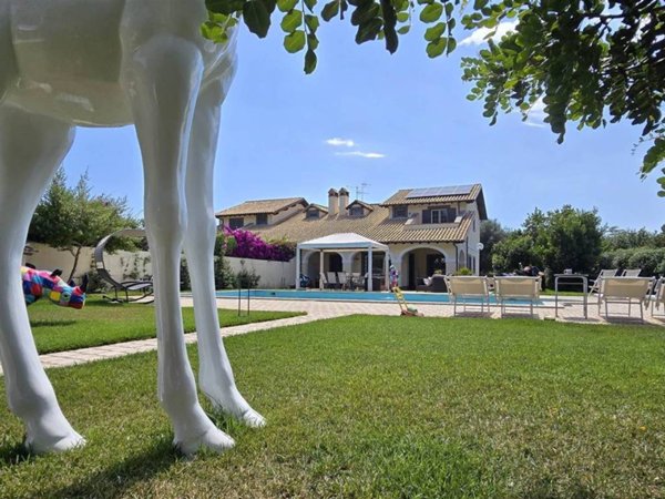 casa indipendente in vendita a Tarquinia in zona Marina Velca