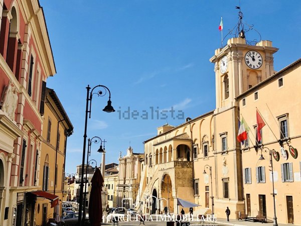 locale commerciale in vendita a Tarquinia
