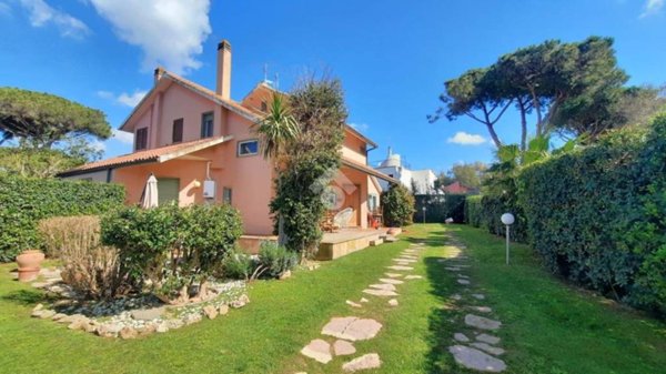 casa indipendente in vendita a Tarquinia in zona Marina Velca