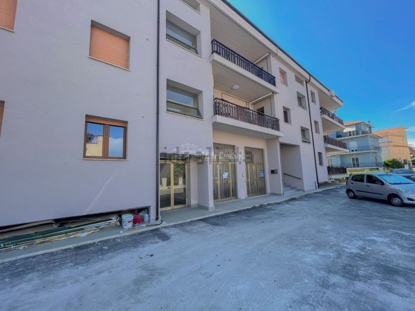 locale di sgombero in vendita a Tarquinia