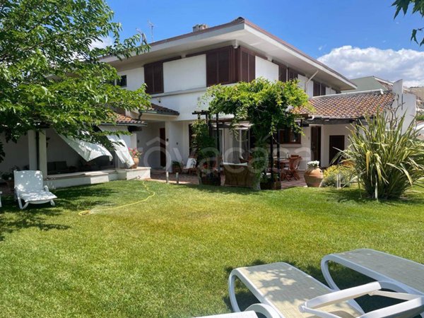 casa indipendente in vendita a Tarquinia in zona Marina Velca