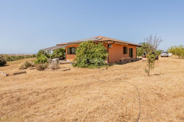 casa indipendente in vendita a Tarquinia