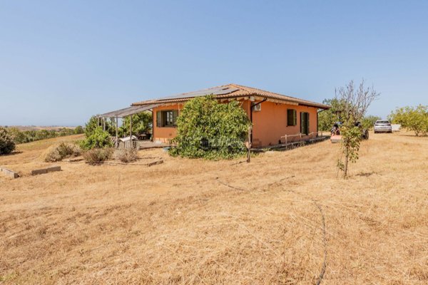 casa indipendente in vendita a Tarquinia